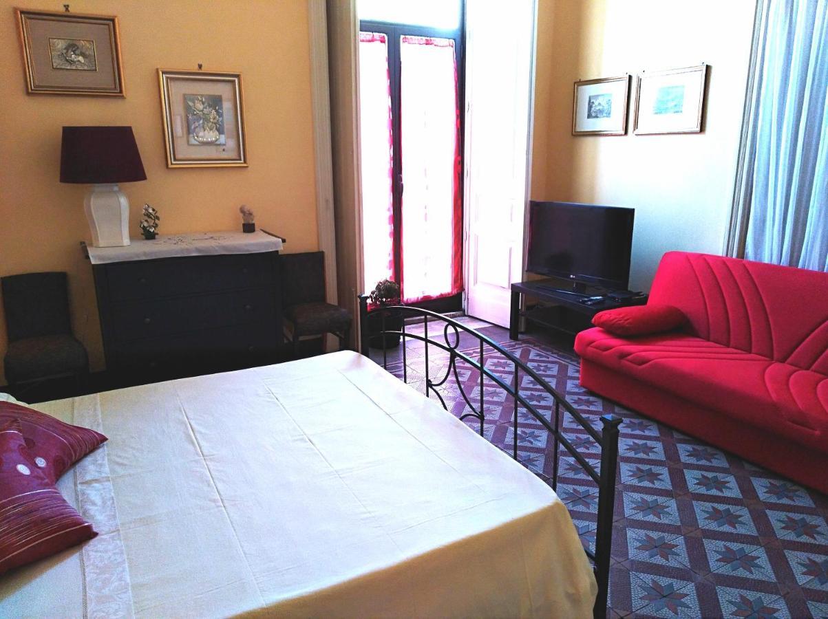 L'Oasi Di Sofia Appartamento Turistico Etnea Cavour Bellini คาตาเนีย ภายนอก รูปภาพ